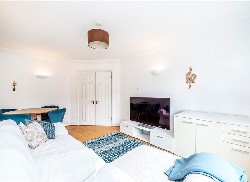 Properties for sale in Trematon Place - TW11 9RH view2