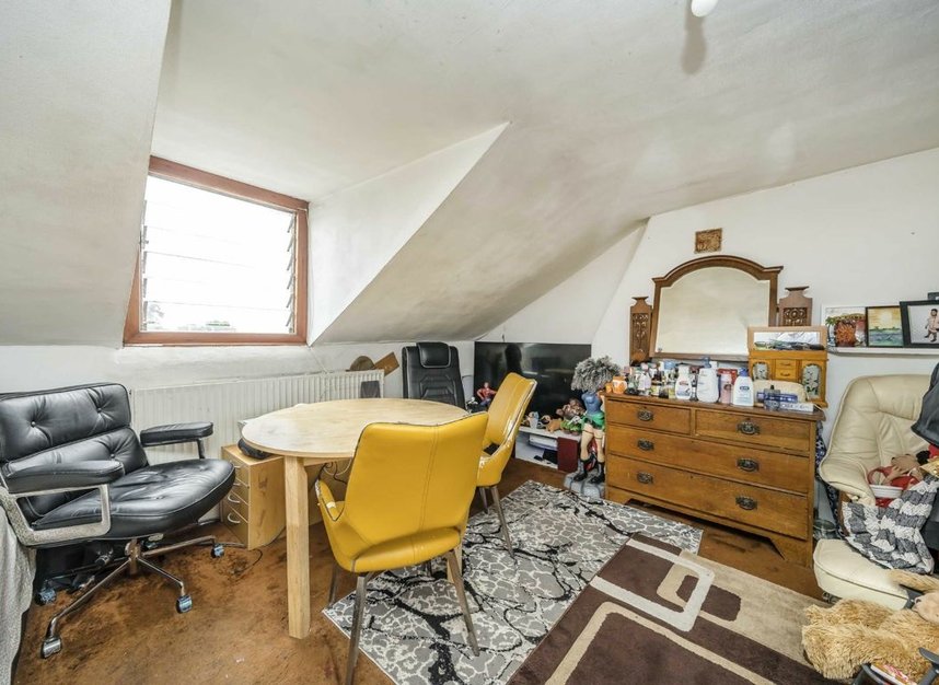 Properties for sale in Trinity Road - SW17 7SQ view10