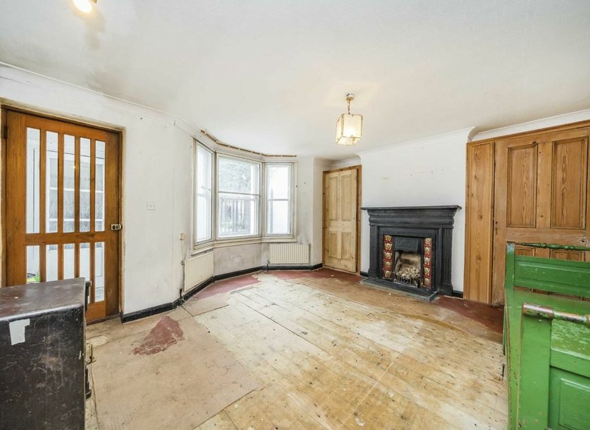 Properties for sale in Trinity Road - SW17 7SQ view5