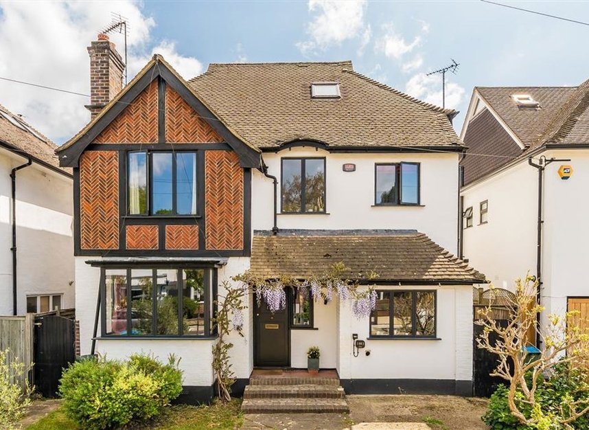 Trowlock Avenue, Teddington, TW11