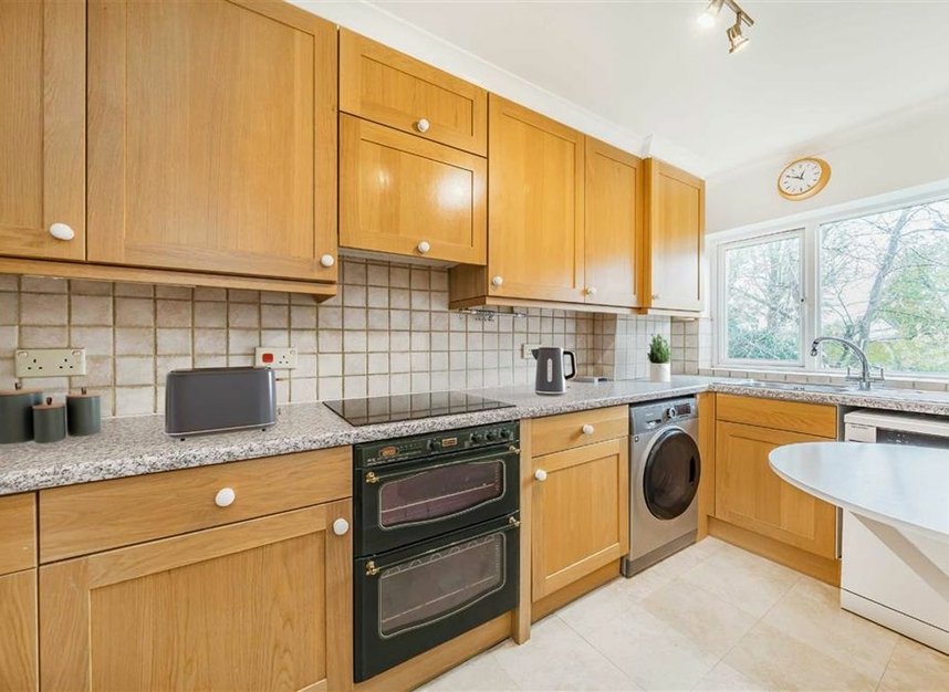 Properties for sale in Twickenham Road - TW11 8BL view3