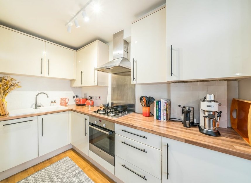 Properties sold in Upper Richmond Road - SW15 6TG view3