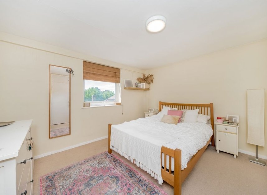 Properties for sale in Upper Richmond Road - SW15 6SJ view3
