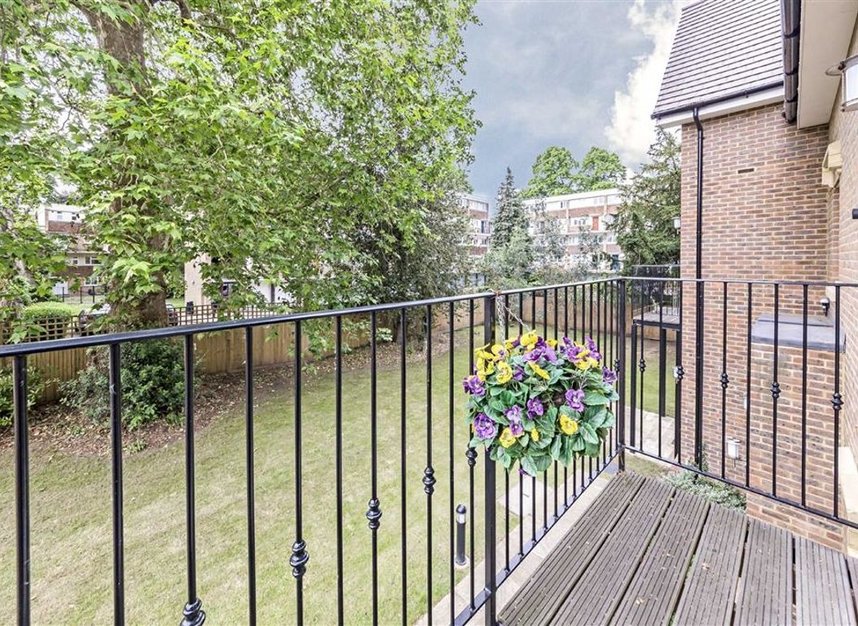 Flat for sale in Upper Teddington Road, Kingston Upon Thames, KT1 (Ref