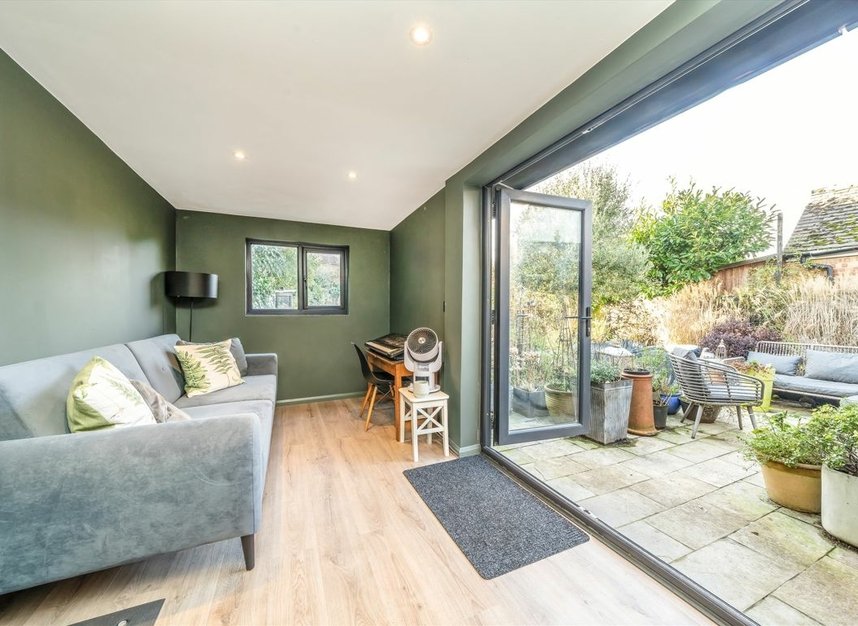 Properties sold in Uxbridge Road - TW12 3AA view8