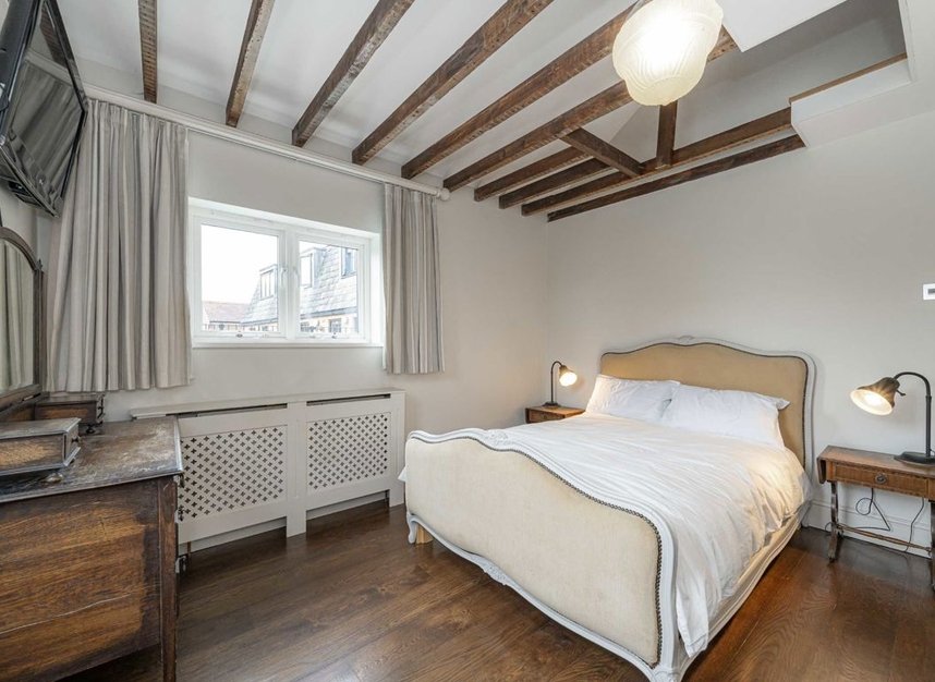Properties for sale in Uxbridge Road - TW12 3AD view10