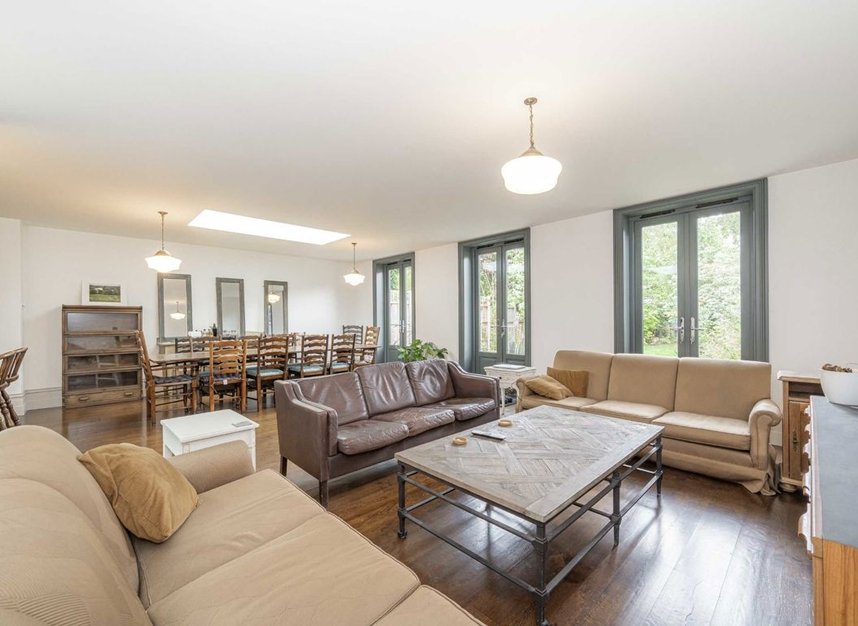 Properties for sale in Uxbridge Road - TW12 3AD view3