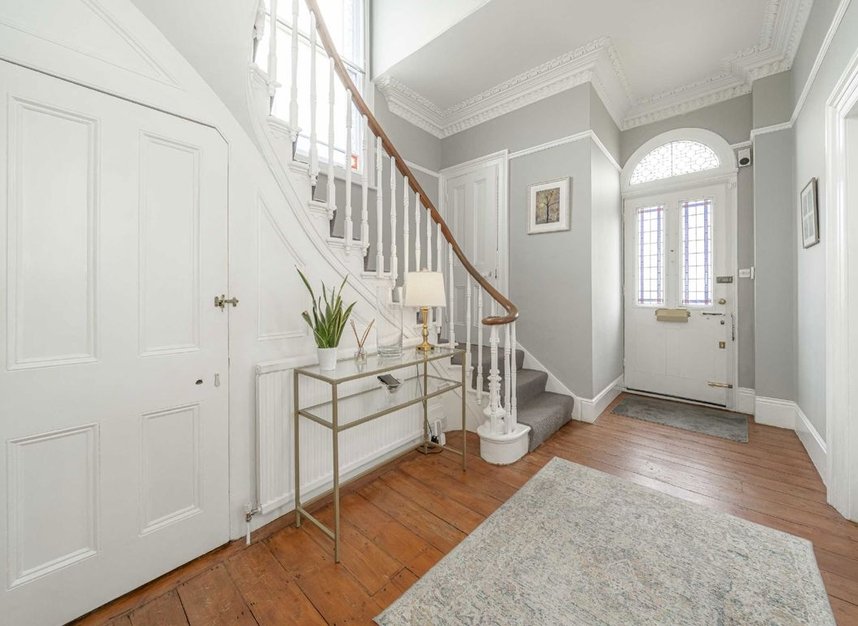 Properties for sale in Uxbridge Road - TW12 1BD view9