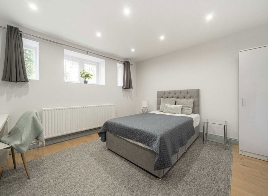 Properties for sale in Uxbridge Road - TW12 1BD view13