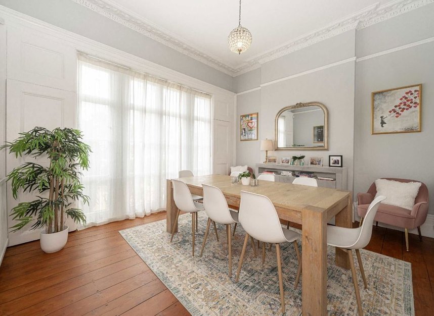 Properties for sale in Uxbridge Road - TW12 1BD view7