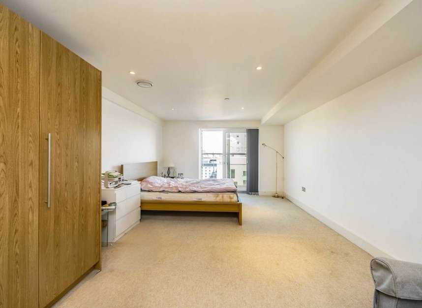 Properties for sale in Uxbridge Road - W5 2SU view4