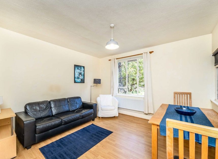 Properties for sale in Vermont Road - SW18 2AE view2