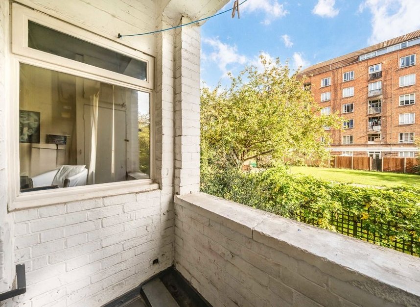 Properties for sale in Vermont Road - SW18 2AE view5