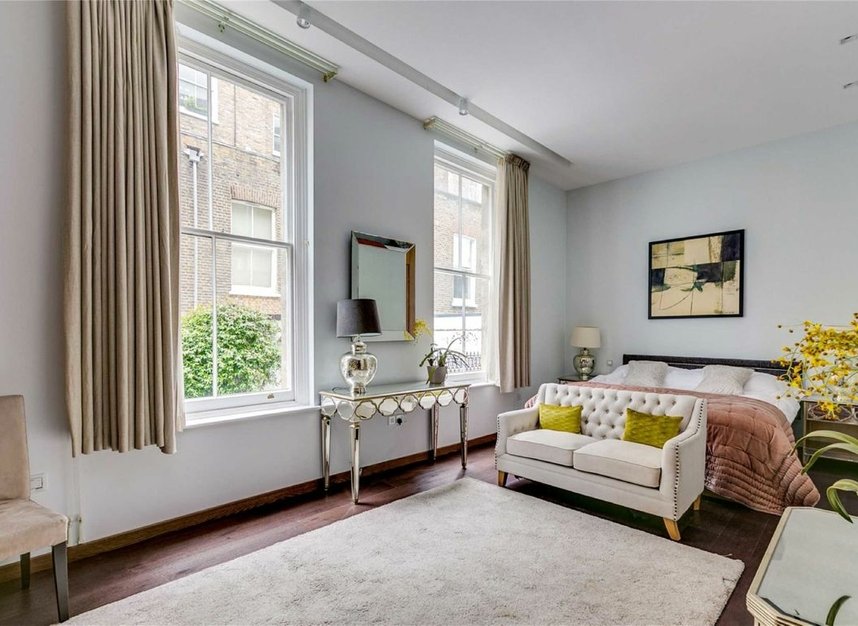 Properties for sale in Vicarage Gate - W8 4HH view5