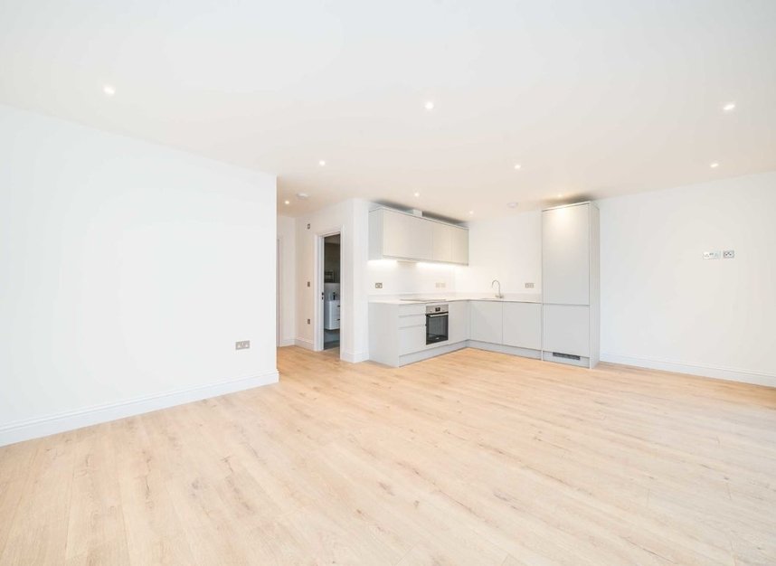 Studio for sale in Villiers Avenue, Surbiton, KT5 (Ref 218301) Dexters