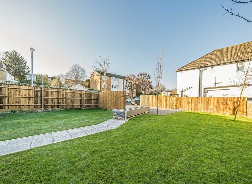 Studio for sale in Villiers Avenue, Surbiton, KT5 (Ref 218302) Dexters