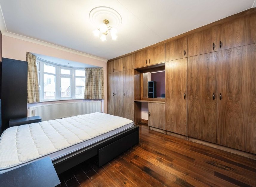 Properties for sale in Vyner Road - W3 7LY view6