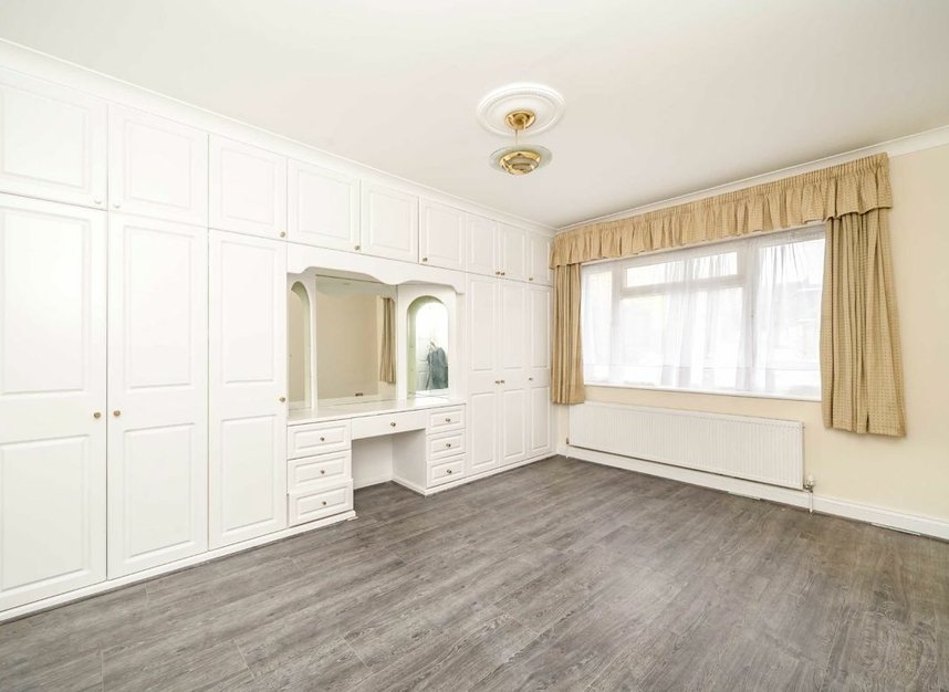 Properties for sale in Vyner Road - W3 7LY view5