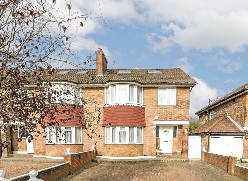 Properties for sale in Vyner Road - W3 7LY view1