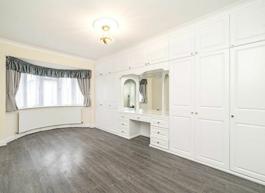 Properties for sale in Vyner Road - W3 7LY view4