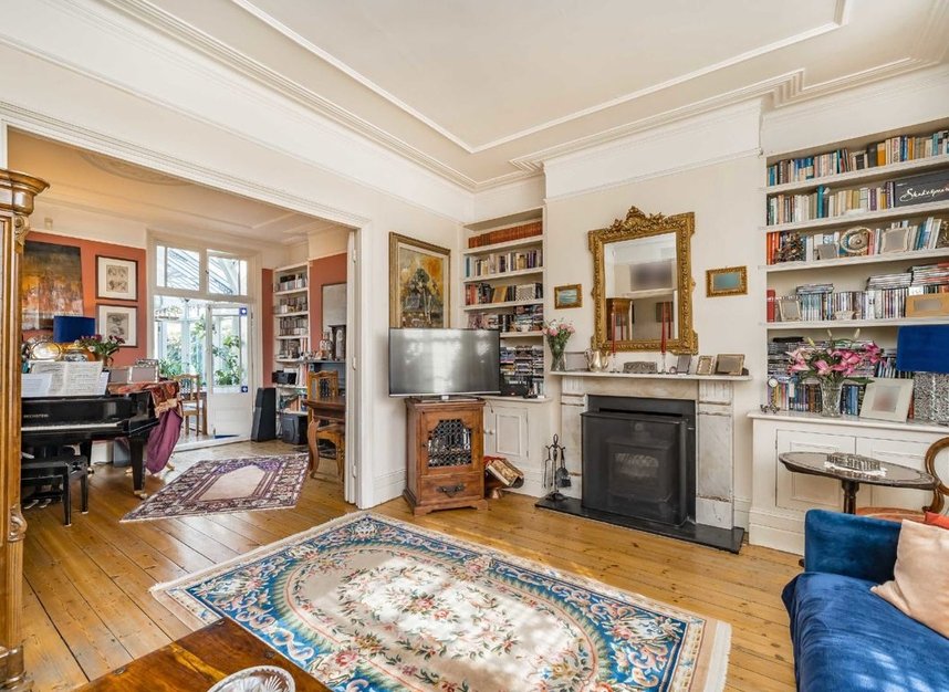 Properties for sale in Wakehurst Road - SW11 6DA view3
