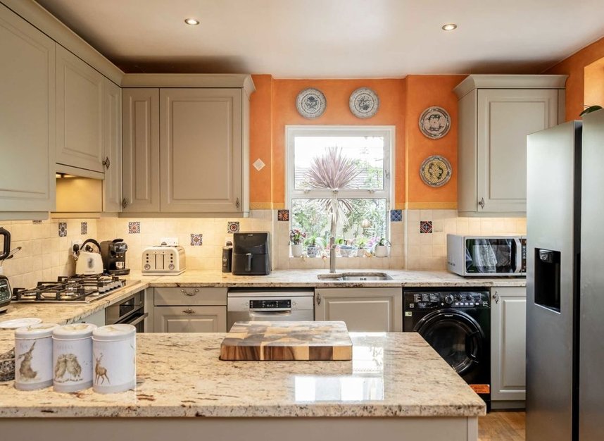 Properties for sale in Wakehurst Road - SW11 6DA view8