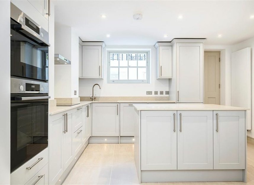 Properties for sale in Walnut Tree Walk - SE11 6DN view4