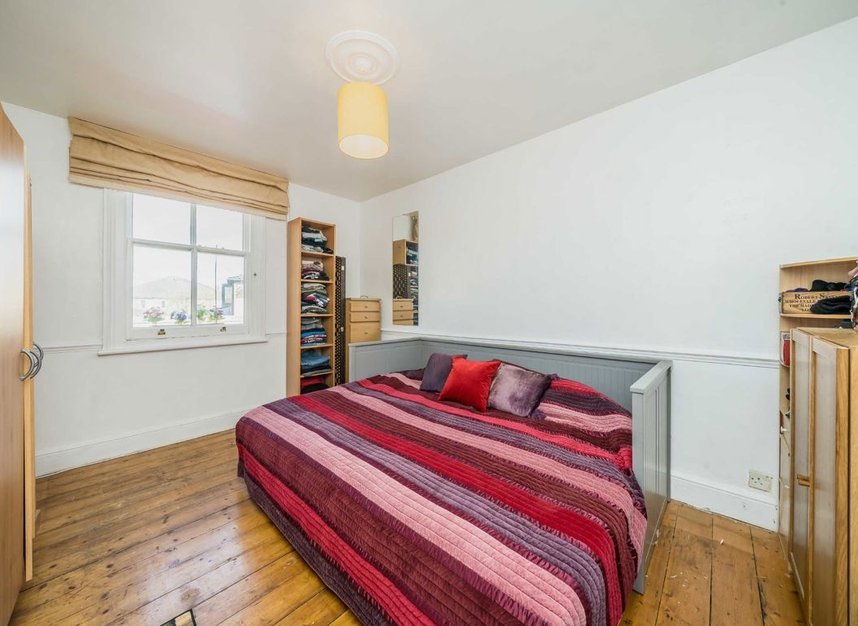 Properties for sale in Walton Road - KT8 0DT view2