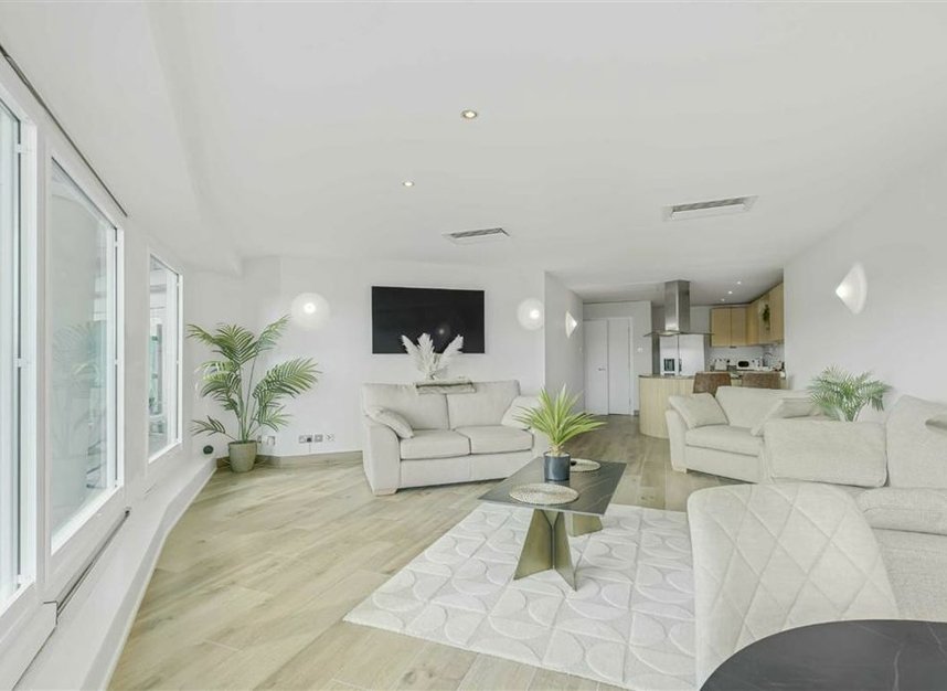 Properties for sale in Wapping High Street - E1W 1NQ view3