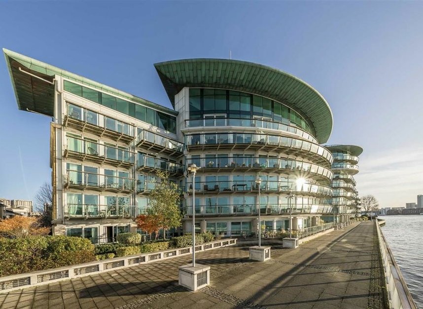 Properties for sale in Wapping High Street - E1W 1NQ view1