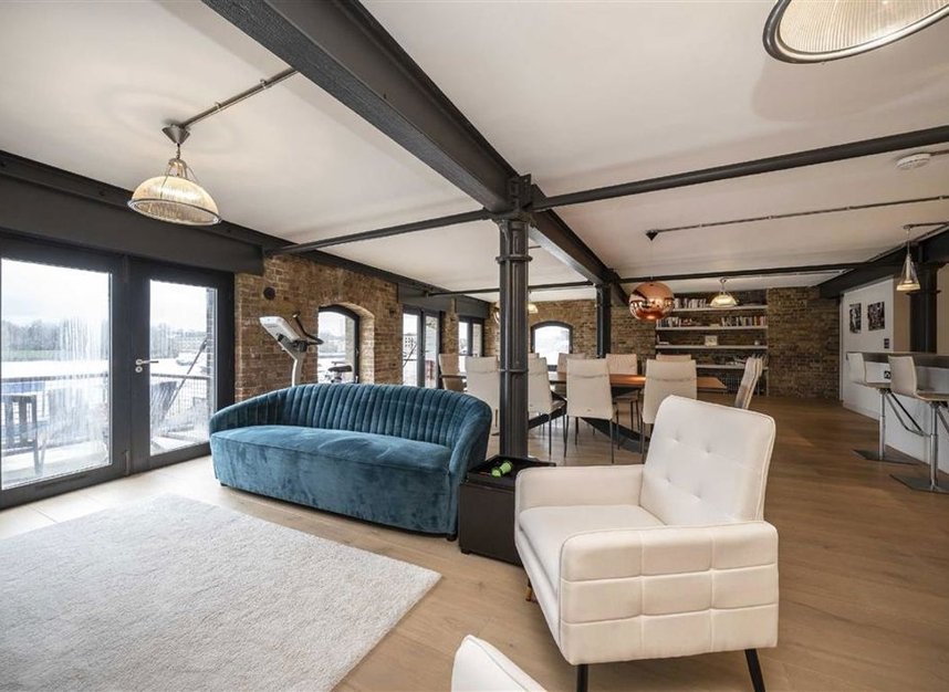 Properties for sale in Wapping High Street - E1W 2PR view2