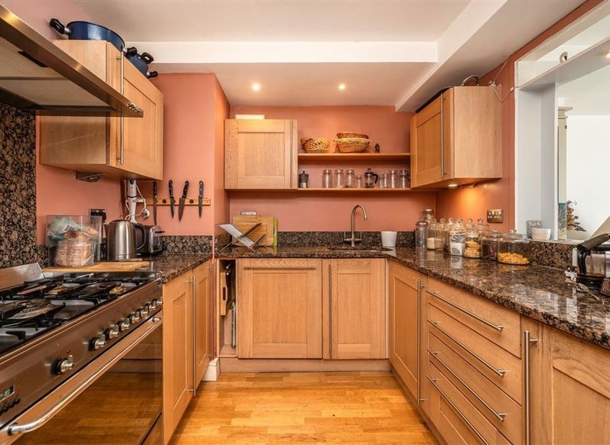 Properties for sale in Wapping High Street - E1W 2NB view5