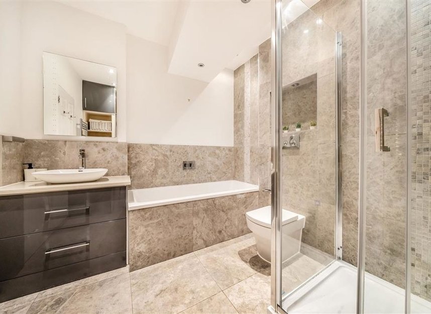 Properties for sale in Wapping Lane - E1W 2RU view7