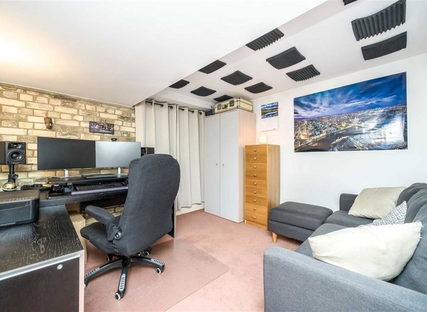 Properties for sale in Wapping Wall - E1W 3SJ view8