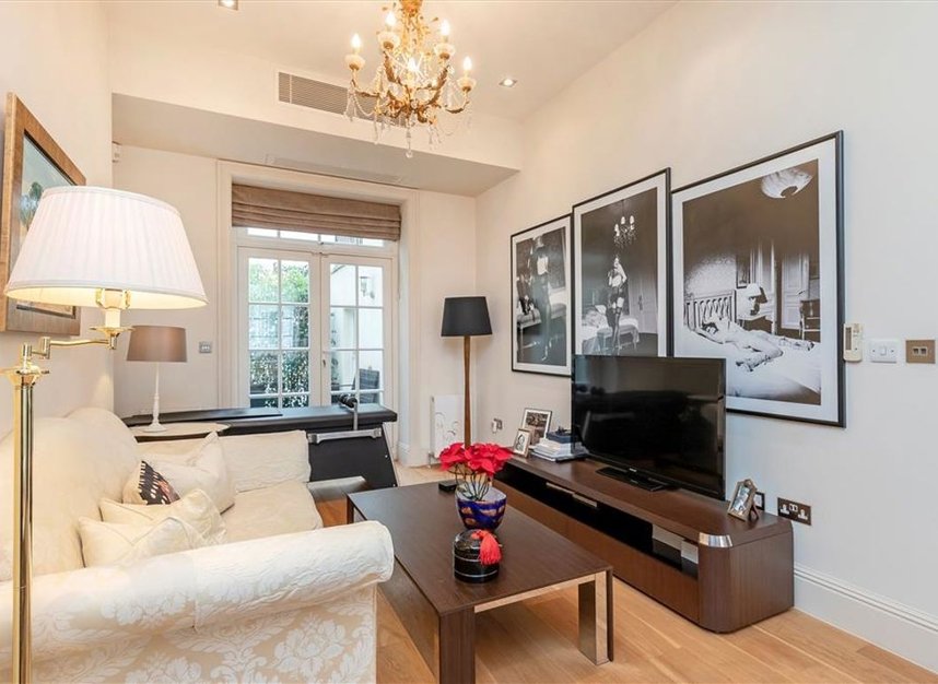 Properties for sale in Warwick Way - SW1V 1QL view12