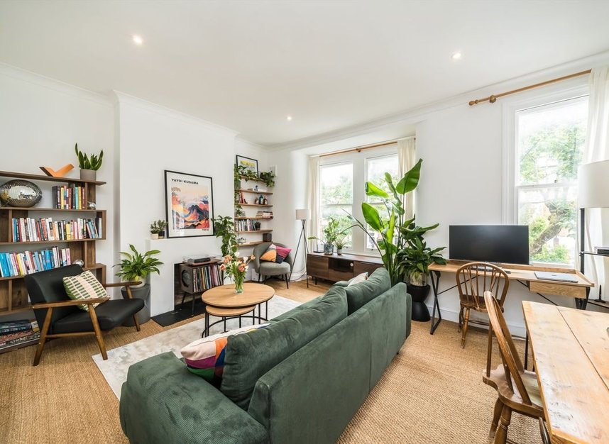 Properties for sale in Waterlow Road - N19 5NJ view2