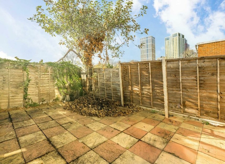 Properties for sale in Wells House Road - NW10 6ED view4