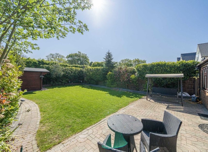 Properties for sale in Wensleydale Road - TW12 2LY view8