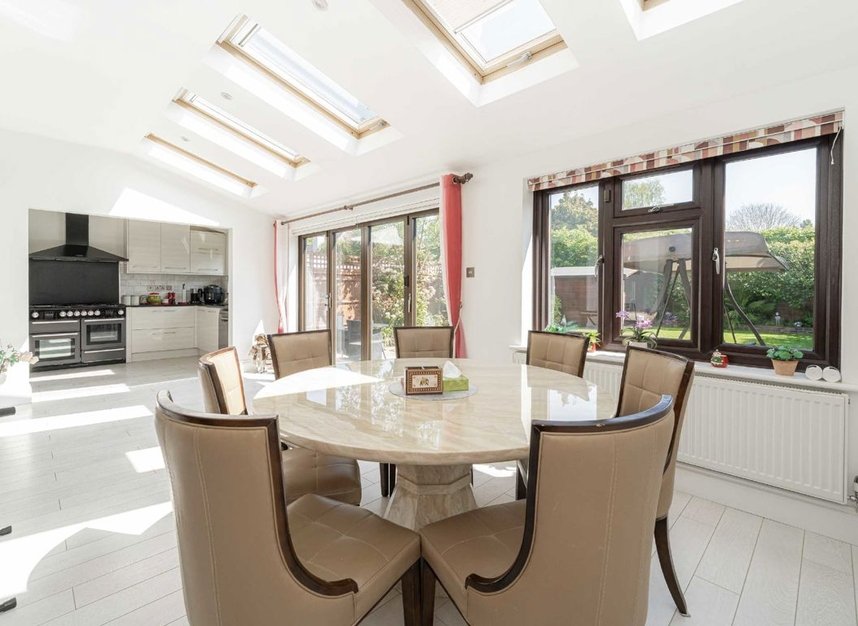 Properties for sale in Wensleydale Road - TW12 2LY view4