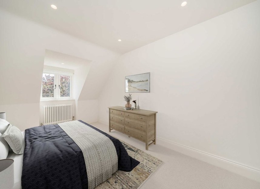 Properties for sale in Wensleydale Road - TW12 2LW view6