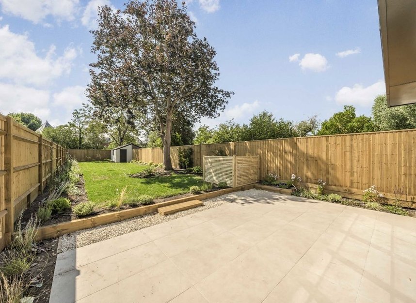 Properties for sale in Wensleydale Road - TW12 2LW view5