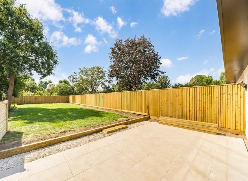 Properties for sale in Wensleydale Road - TW12 2LW view5