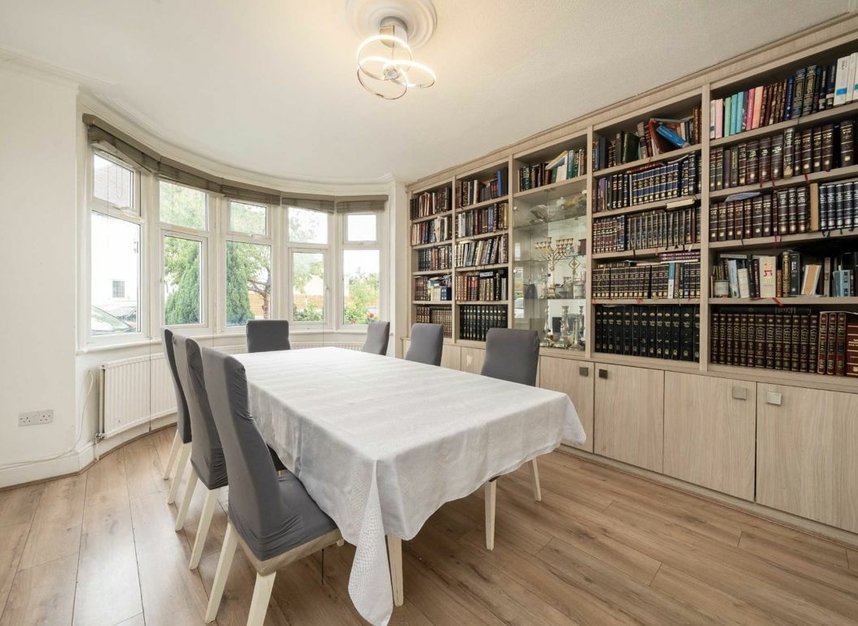 Properties for sale in Wentworth Park - N3 1YH view3