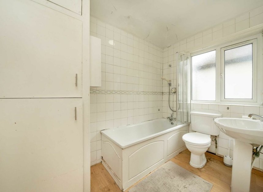 Properties for sale in Wentworth Park - N3 1YH view10