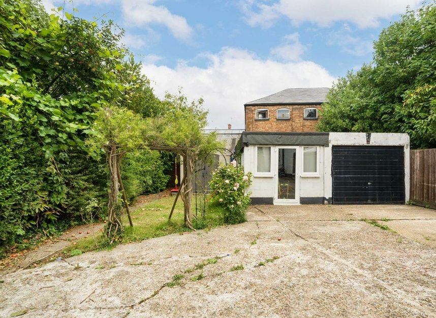 Properties for sale in Wentworth Park - N3 1YH view12