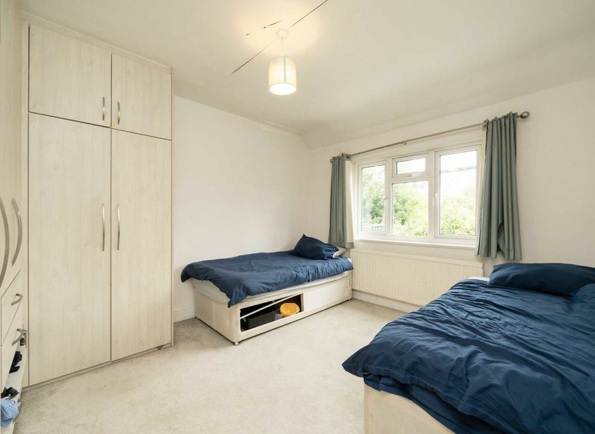 Properties for sale in Wentworth Park - N3 1YH view6