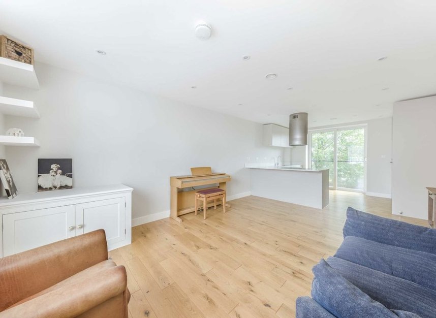 Properties for sale in West Barnes Lane - SW20 0BP view3