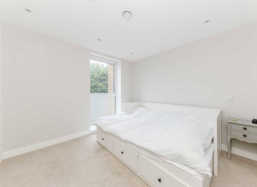 Properties for sale in West Barnes Lane - SW20 0BP view4