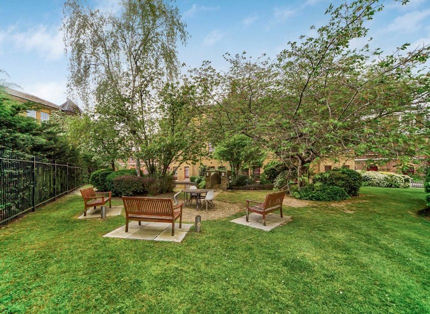Properties for sale in West Park Road - UB2 4AF view8