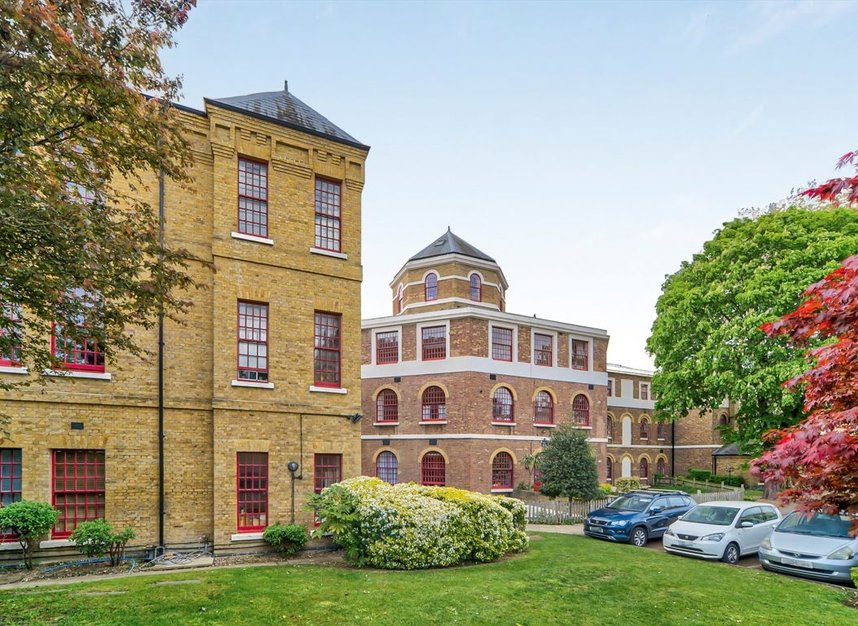 Properties for sale in West Park Road - UB2 4AF view1